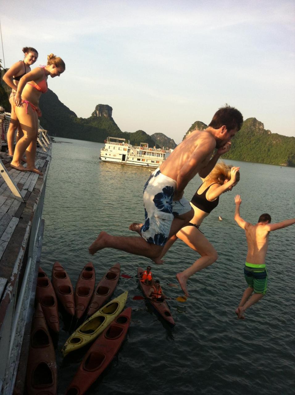 Full Moon Party Hotel Hai Phong Exterior photo