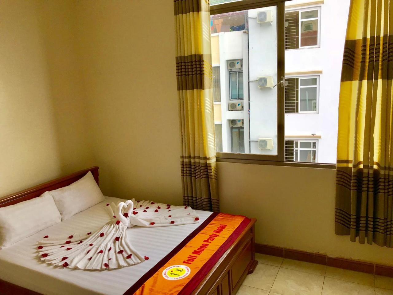 Full Moon Party Hotel Hai Phong Exterior photo