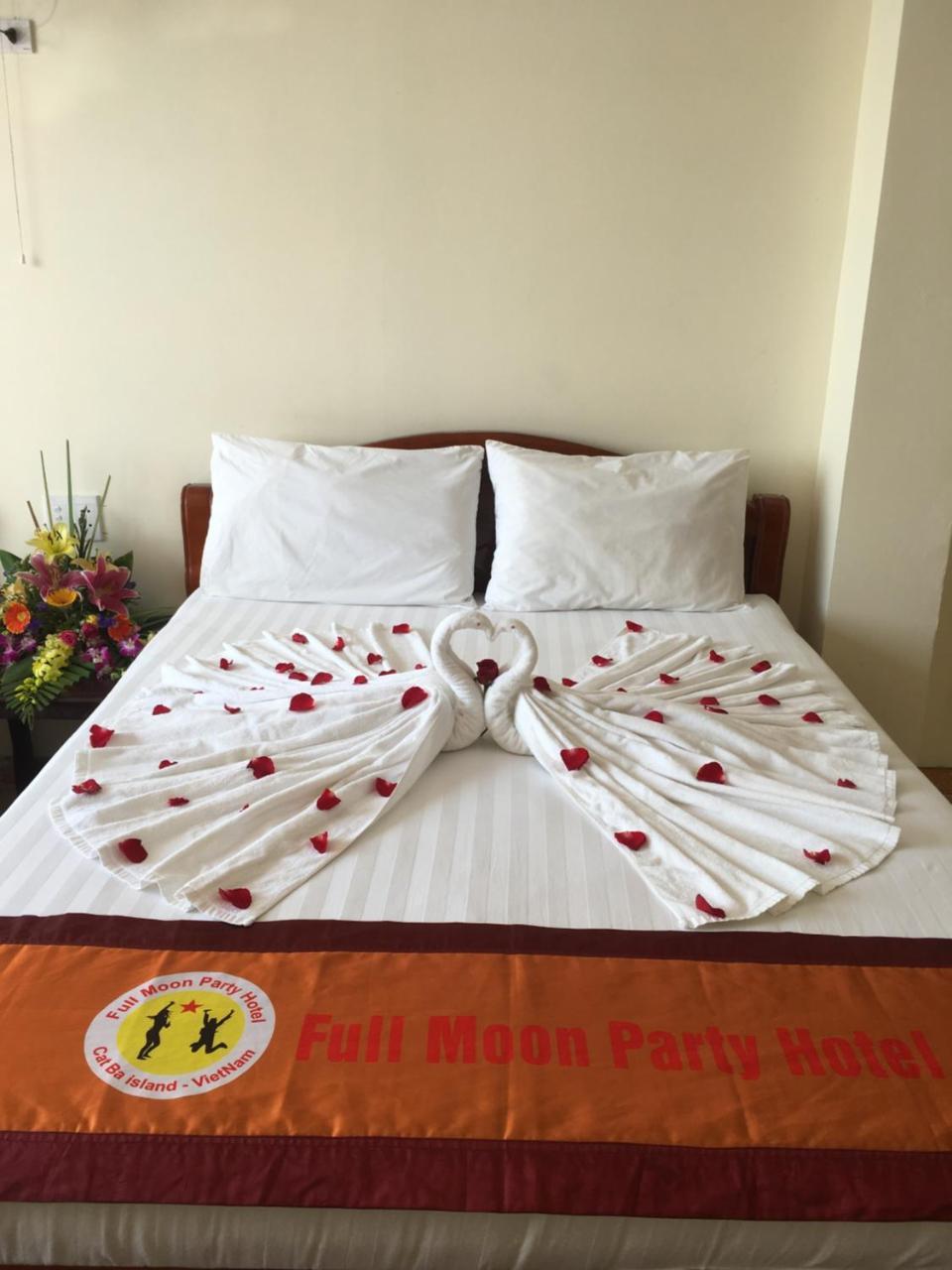 Full Moon Party Hotel Hai Phong Exterior photo